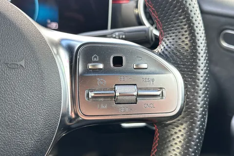 KS20VST Mercedes-Benz A Class 1.5 A180d AMG Line (Executive) 7G-DCT Euro 6 (s/s) 5dr Thumbnail #32