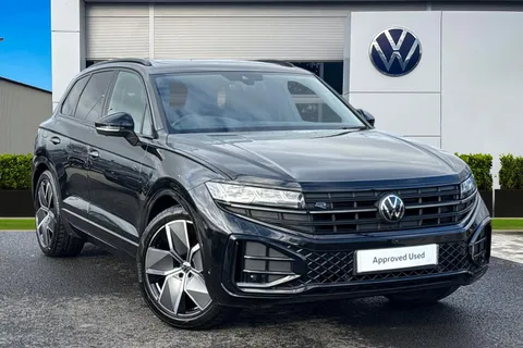 AU75NTL Volkswagen Touareg 3.0 V6 TDI 4Motion 286 Black Edition 5dr Tip Auto **TOW BAR** Thumbnail #1