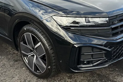 AU75NTL Volkswagen Touareg 3.0 V6 TDI 4Motion 286 Black Edition 5dr Tip Auto **TOW BAR** Thumbnail #9