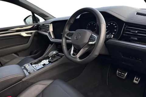 AU75NTL Volkswagen Touareg 3.0 V6 TDI 4Motion 286 Black Edition 5dr Tip Auto **TOW BAR** Thumbnail #14