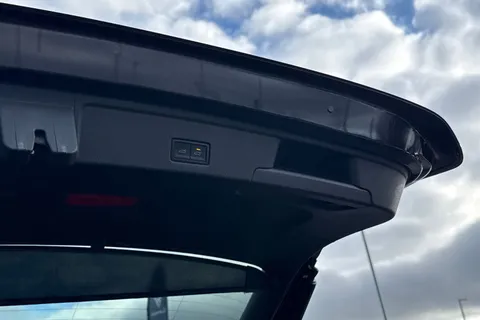 AU75NTL Volkswagen Touareg 3.0 V6 TDI 4Motion 286 Black Edition 5dr Tip Auto **TOW BAR** Thumbnail #31