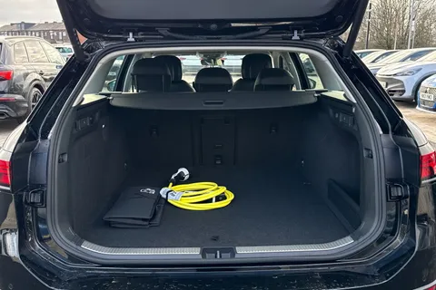 DC25WKX Volkswagen Passat 1.5 TSI eHybrid Life 5dr DSG **INFO PACK, DRIVER PACK, TOW BAR** Thumbnail #7