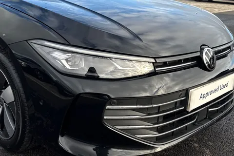 DC25WKX Volkswagen Passat 1.5 TSI eHybrid Life 5dr DSG **INFO PACK, DRIVER PACK, TOW BAR** Thumbnail #9