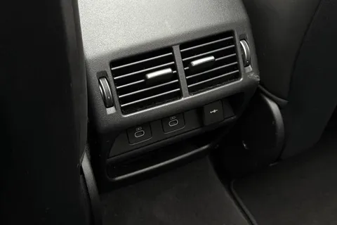 KR74OBY Land Rover Discovery Sport 2.0 D200 Dynamic HSE 5dr Thumbnail #20