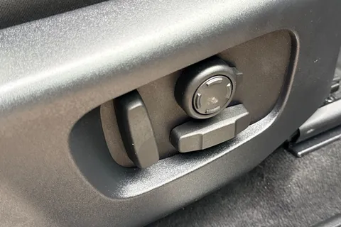 KR74OBY Land Rover Discovery Sport 2.0 D200 Dynamic HSE 5dr Thumbnail #34