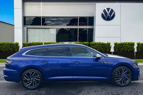 DE74OVG Volkswagen Arteon 2.0 TSI R 5dr 4MOTION DSG **DRIVER ASSISTANCE PACK** Thumbnail #4