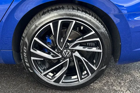 DE74OVG Volkswagen Arteon 2.0 TSI R 5dr 4MOTION DSG **DRIVER ASSISTANCE PACK** Thumbnail #8