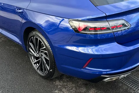 DE74OVG Volkswagen Arteon 2.0 TSI R 5dr 4MOTION DSG **DRIVER ASSISTANCE PACK** Thumbnail #17