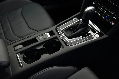 DE74OVG Volkswagen Arteon 2.0 TSI R 5dr 4MOTION DSG **DRIVER ASSISTANCE PACK** Thumbnail #21