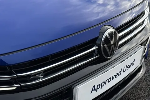 DE74OVG Volkswagen Arteon 2.0 TSI R 5dr 4MOTION DSG **DRIVER ASSISTANCE PACK** Thumbnail #29