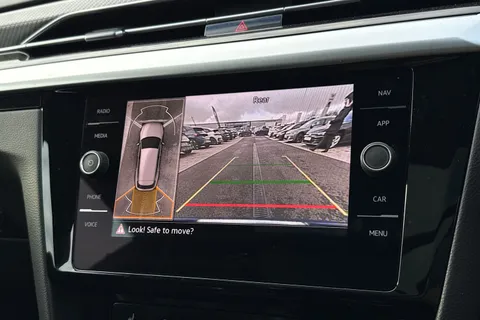 DE74OVG Volkswagen Arteon 2.0 TSI R 5dr 4MOTION DSG **DRIVER ASSISTANCE PACK** Thumbnail #39