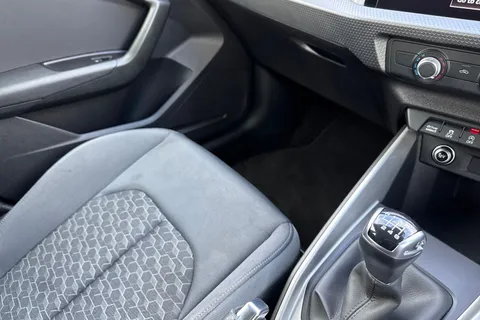 DG73BWJ Audi A1 Sport 30 TFSI  110 PS 6-speed Thumbnail #21