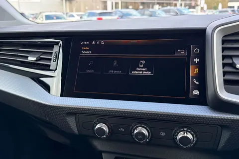 DG73BWJ Audi A1 Sport 30 TFSI  110 PS 6-speed Thumbnail #35