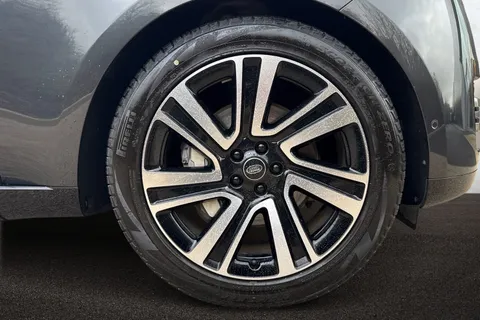 9 of 51 for Land Rover Range Rover 3.0 D300 HSE 5dr