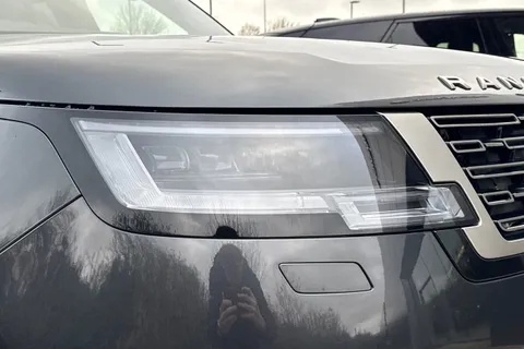 18 of 51 for Land Rover Range Rover 3.0 D300 HSE 5dr