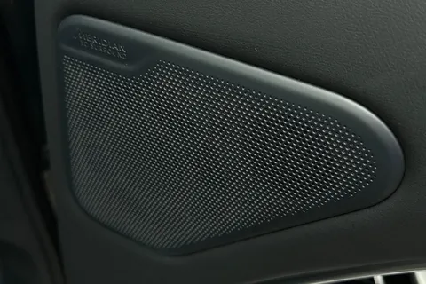 25 of 51 for Land Rover Range Rover 3.0 D300 HSE 5dr