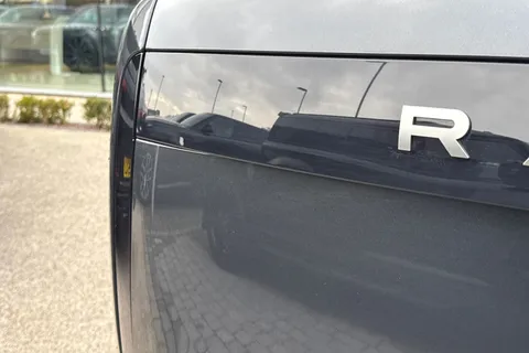 27 of 51 for Land Rover Range Rover 3.0 D300 HSE 5dr