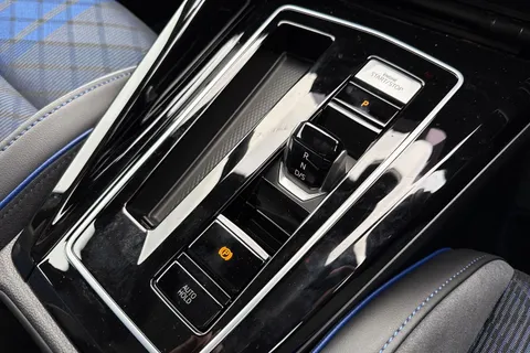  Volkswagen Golf 2.0 TSI R Black Edition DSG 4Motion Euro 6 (s/s) 5dr Thumbnail #22