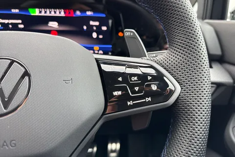  Volkswagen Golf 2.0 TSI R Black Edition DSG 4Motion Euro 6 (s/s) 5dr Thumbnail #45