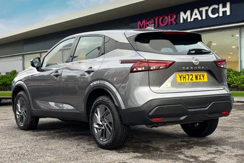 YH72WXY Nissan Qashqai 1.3 DIG-T MHEV Acenta Premium Euro 6 (s/s) 5dr Thumbnail #3