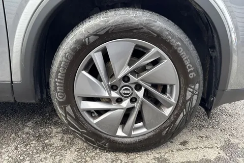 YH72WXY Nissan Qashqai 1.3 DIG-T MHEV Acenta Premium Euro 6 (s/s) 5dr Thumbnail #10