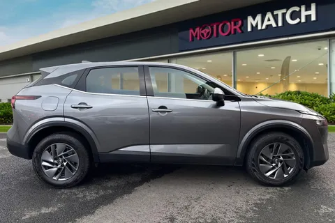 YH72PLX Nissan Qashqai 1.3 DIG-T MHEV Acenta Premium Euro 6 (s/s) 5dr Thumbnail #4