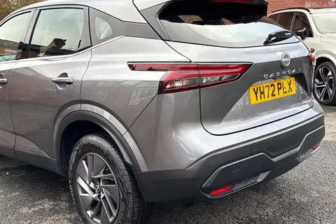 YH72PLX Nissan Qashqai 1.3 DIG-T MHEV Acenta Premium Euro 6 (s/s) 5dr Thumbnail #8