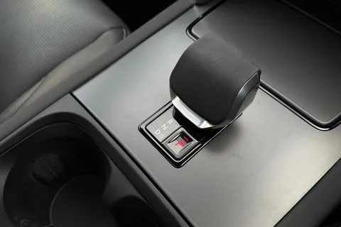 KM74XLX Land Rover Discovery Sport 2.0 D200 Dynamic HSE 5dr Thumbnail #15