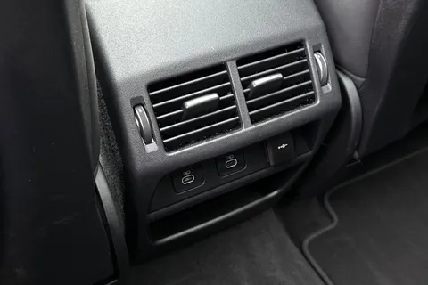 KM74XLX Land Rover Discovery Sport 2.0 D200 Dynamic HSE 5dr Thumbnail #20