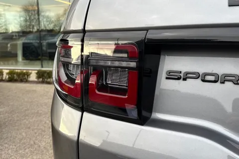 KM74XLX Land Rover Discovery Sport 2.0 D200 Dynamic HSE 5dr Thumbnail #28