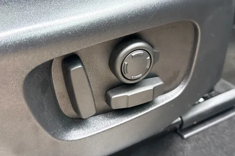 KM74XLX Land Rover Discovery Sport 2.0 D200 Dynamic HSE 5dr Thumbnail #34