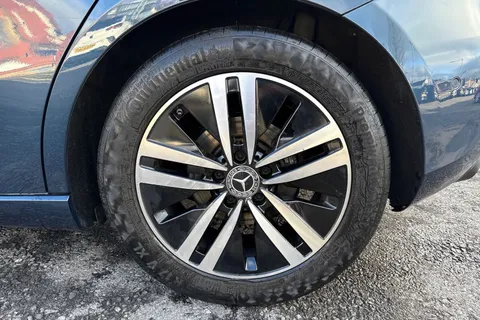 KV70UWB Mercedes-Benz A Class 1.3 A180 Sport (Executive) Euro 6 (s/s) 5dr Thumbnail #11