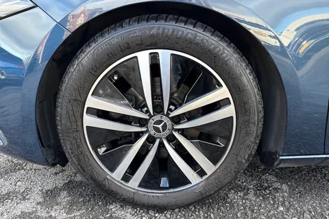 KV70UWB Mercedes-Benz A Class 1.3 A180 Sport (Executive) Euro 6 (s/s) 5dr Thumbnail #12