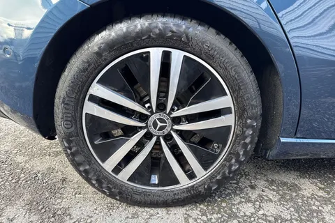 KV70UWB Mercedes-Benz A Class 1.3 A180 Sport (Executive) Euro 6 (s/s) 5dr Thumbnail #13