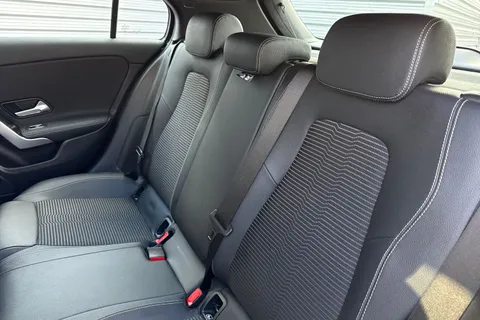 KV70UWB Mercedes-Benz A Class 1.3 A180 Sport (Executive) Euro 6 (s/s) 5dr Thumbnail #20