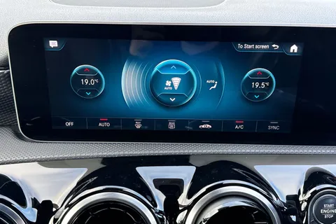 KV70UWB Mercedes-Benz A Class 1.3 A180 Sport (Executive) Euro 6 (s/s) 5dr Thumbnail #23