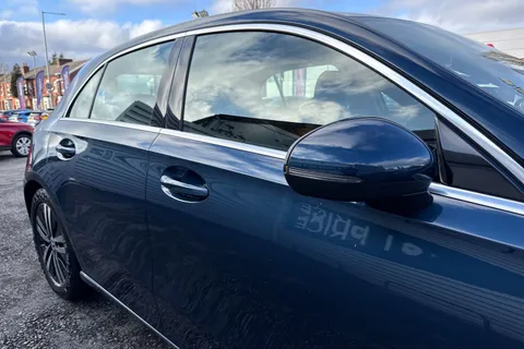 KV70UWB Mercedes-Benz A Class 1.3 A180 Sport (Executive) Euro 6 (s/s) 5dr Thumbnail #28