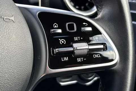 KV70UWB Mercedes-Benz A Class 1.3 A180 Sport (Executive) Euro 6 (s/s) 5dr Thumbnail #35