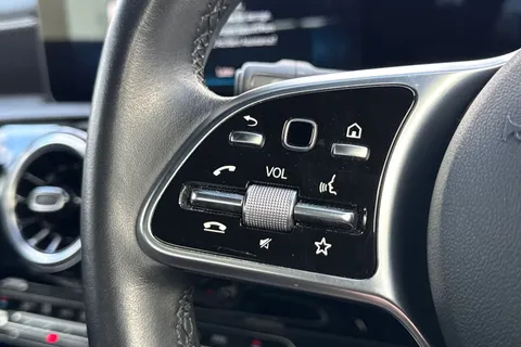 KV70UWB Mercedes-Benz A Class 1.3 A180 Sport (Executive) Euro 6 (s/s) 5dr Thumbnail #36