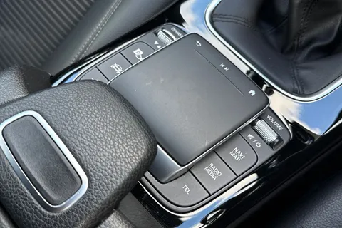 KV70UWB Mercedes-Benz A Class 1.3 A180 Sport (Executive) Euro 6 (s/s) 5dr Thumbnail #45