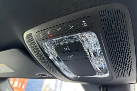 KV70UWB Mercedes-Benz A Class 1.3 A180 Sport (Executive) Euro 6 (s/s) 5dr Thumbnail #47