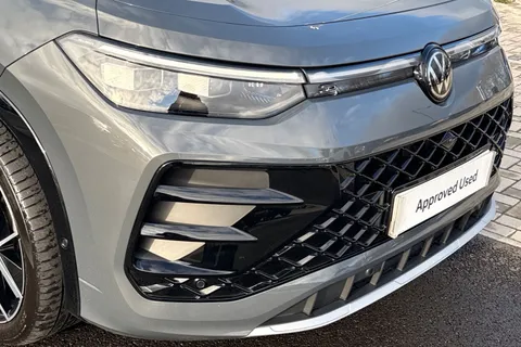 BV25WTT Volkswagen Tayron 1.5 eTSI R-Line 5dr DSG7 [7 Seat] Thumbnail #9