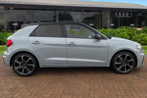 DF22AMV Audi A1 Black Edition 30 TFSI  110 PS S tronic Thumbnail #4