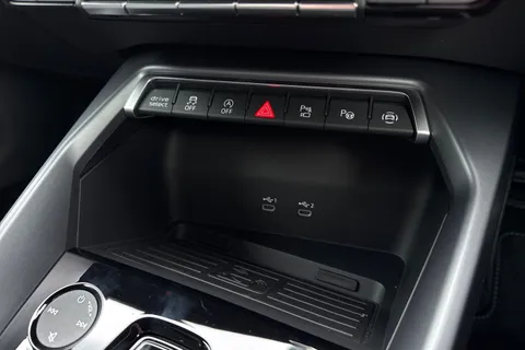  Audi A3 1.5 TFSI S line S Tronic Euro 6 (s/s) 4dr Thumbnail #31