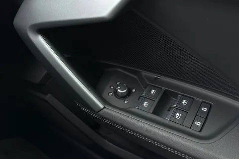  Audi A3 1.5 TFSI S line S Tronic Euro 6 (s/s) 4dr Thumbnail #38