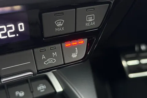  Audi A3 1.5 TFSI S line S Tronic Euro 6 (s/s) 4dr Thumbnail #42