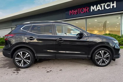 SL67EJC Nissan Qashqai 1.5 dCi N-Connecta 5dr Thumbnail #3