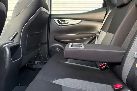 SL67EJC Nissan Qashqai 1.5 dCi N-Connecta 5dr Thumbnail #35