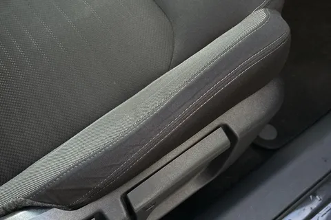 SL67EJC Nissan Qashqai 1.5 dCi N-Connecta 5dr Thumbnail #40