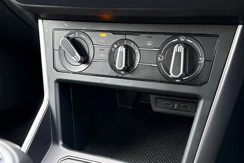 DA72OPN Volkswagen Polo 1.0 Life 5dr | Front And Rear Parking Sensors | Automatic Lights Thumbnail #32